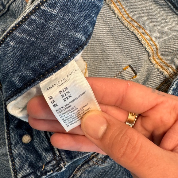 AE American Eagle distressed airflex denim cropped jeans NWT - Picture 2 of 9